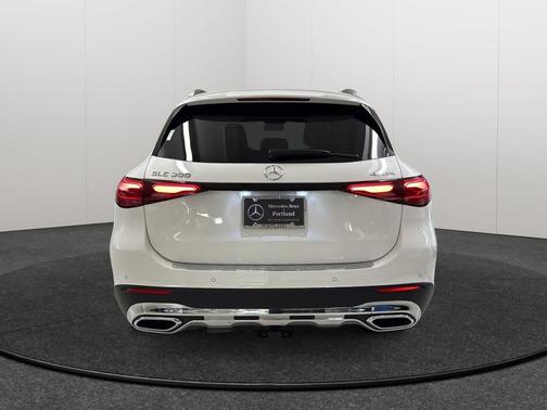 2026 Mercedes-Benz GLC 300 4MATIC