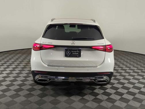 2026 Mercedes-Benz GLC 300 4MATIC