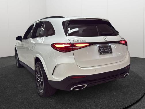2026 Mercedes-Benz GLC 300 4MATIC