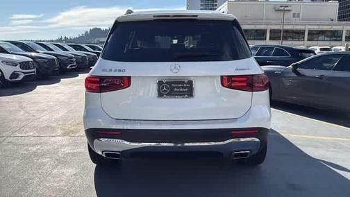 2025 Mercedes-Benz GLB 250 4MATIC