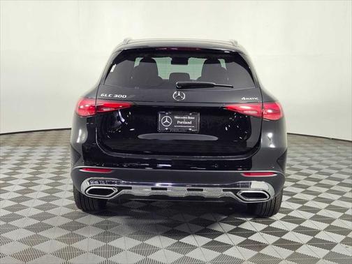 2025 Mercedes-Benz GLC 300 4MATIC