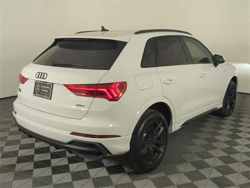 2024 Audi Q3 Premium 45 TFSI S line quattro Tiptronic