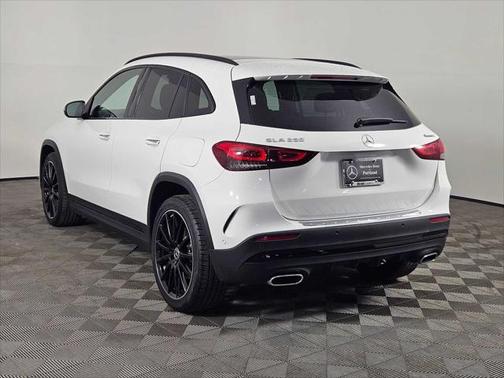 2021 Mercedes-Benz GLA 250 Base 4MATIC