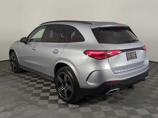 2026 Mercedes-Benz GLC 300 4MATIC