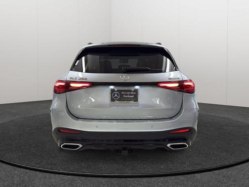 2026 Mercedes-Benz GLC 300 4MATIC