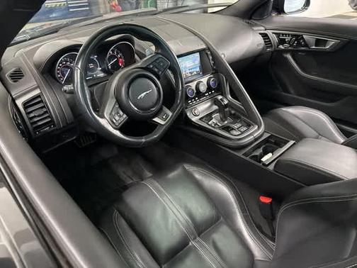 2017 Jaguar F-TYPE R