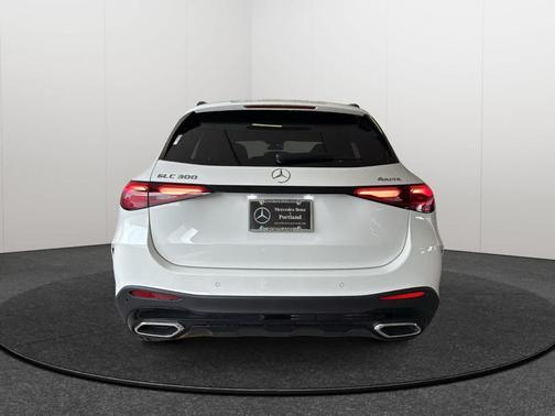 2026 Mercedes-Benz GLC 300 4MATIC