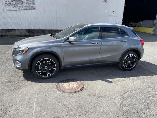 Photo 2 of 31 of 2019 Mercedes-Benz GLA 250 Base 4MATIC