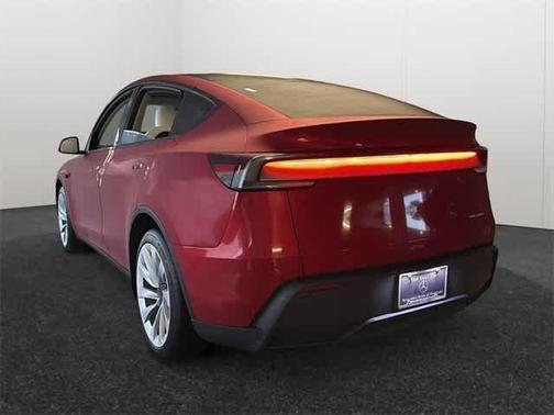 2026 Tesla Model Y AWD