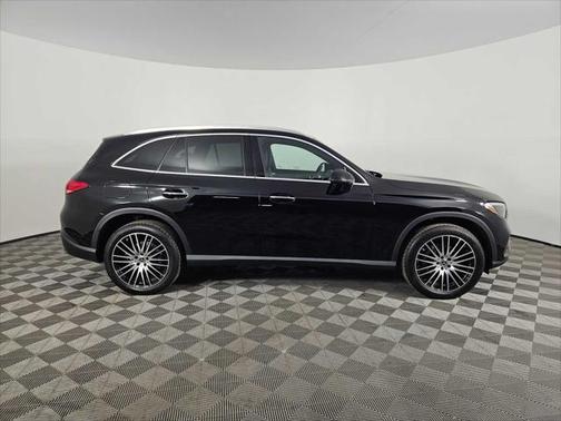 2025 Mercedes-Benz GLC 300 4MATIC