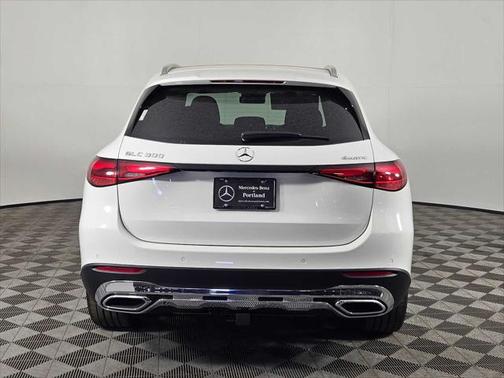 2025 Mercedes-Benz GLC 300 4MATIC