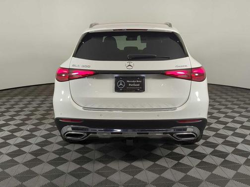 2026 Mercedes-Benz GLC 300 4MATIC