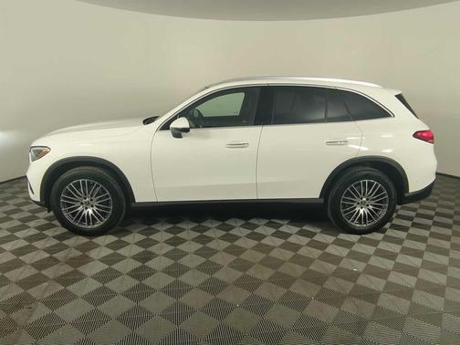 2026 Mercedes-Benz GLC 300 4MATIC