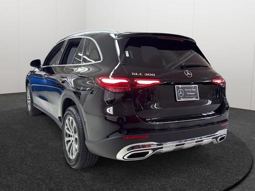 2026 Mercedes-Benz GLC 300 4MATIC