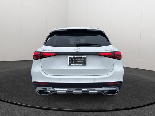 2026 Mercedes-Benz GLC 300 4MATIC