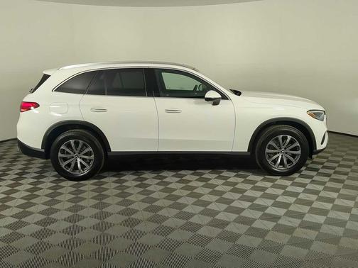 2026 Mercedes-Benz GLC 300 4MATIC