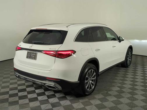 2026 Mercedes-Benz GLC 300 4MATIC