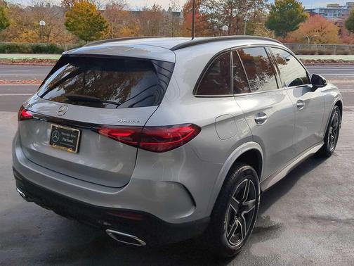 2026 Mercedes-Benz GLC 300 4MATIC