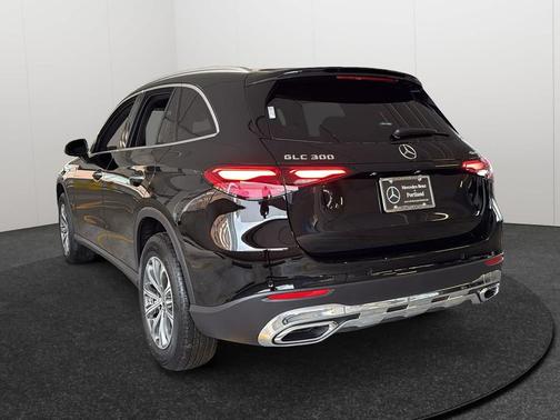 2026 Mercedes-Benz GLC 300 4MATIC