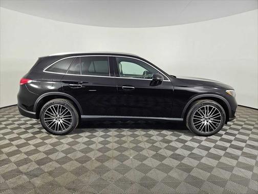 2025 Mercedes-Benz GLC 300 4MATIC