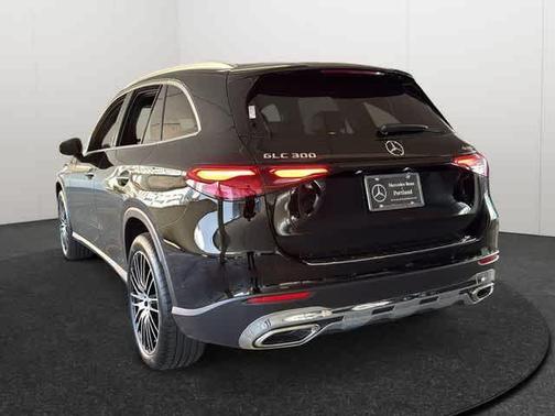 2025 Mercedes-Benz GLC 300 4MATIC