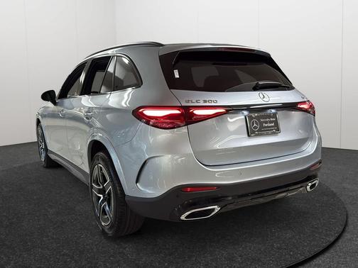 2026 Mercedes-Benz GLC 300 4MATIC