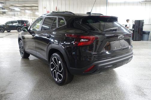 Mosaic Black Metallic 2026 Chevrolet Trax FWD 2RS
