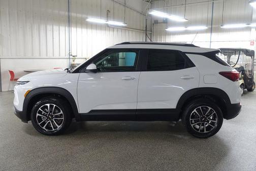Summit White 2026 Chevrolet Trailblazer LT