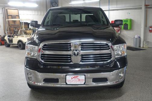 Brilliant Black Crystal Pearlcoat 2017 RAM 1500 Big Horn