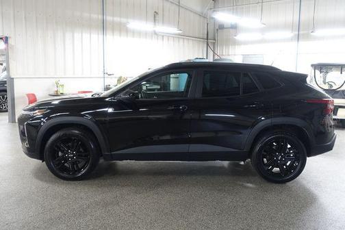 Mosaic Black Metallic 2025 Chevrolet Trax FWD ACTIV