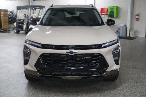 Summit White 2026 Chevrolet Trax FWD ACTIV