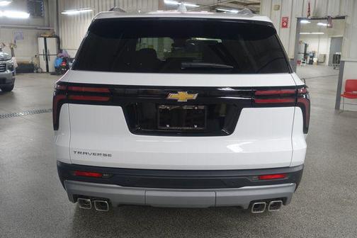 Summit White 2026 Chevrolet Traverse LT