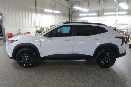 Summit White 2026 Chevrolet Trax FWD ACTIV