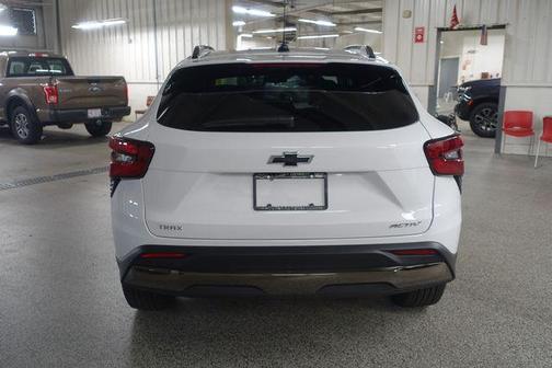 Summit White 2026 Chevrolet Trax FWD ACTIV