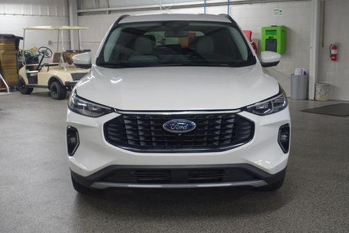 Star White Metallic Tri-Coat 2023 Ford Escape Platinum