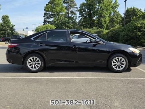 Midnight Black Metallic 2016 Toyota Camry LE