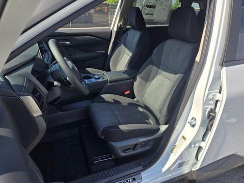 Everest White P 2026 Nissan Rogue SV