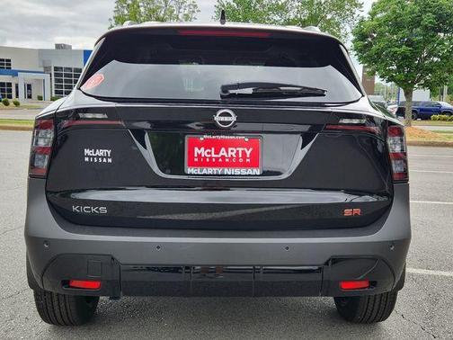 Super Black 2026 Nissan Kicks SR