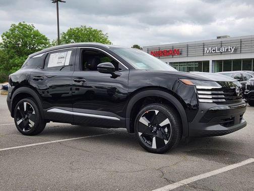 Super Black 2026 Nissan Kicks SR