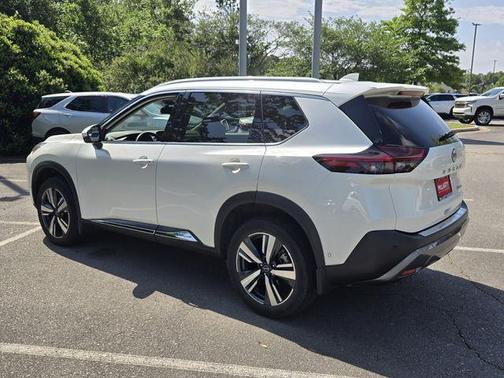 White 2023 Nissan Rogue SL