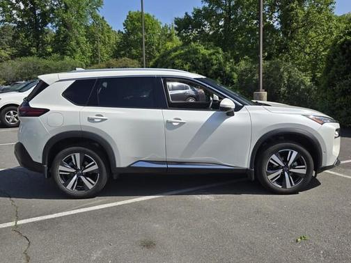 White 2023 Nissan Rogue SL