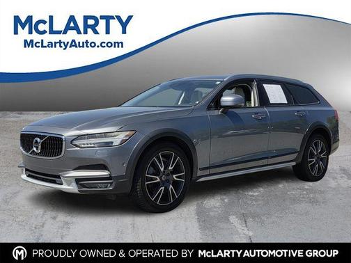 2017 Volvo V90 Cross Country T6