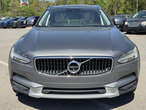 2017 Volvo V90 Cross Country T6