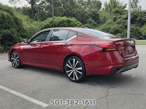 Scarlet Ember 2022 Nissan Altima 2.0 SR
