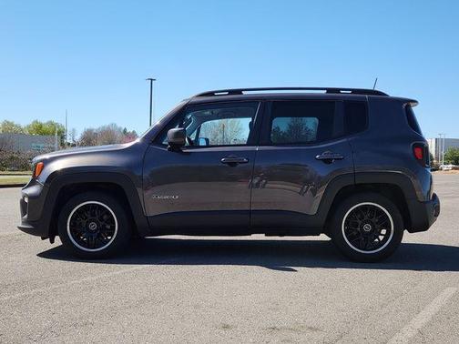 Granite Crystal Metallic 2020 Jeep Renegade Latitude