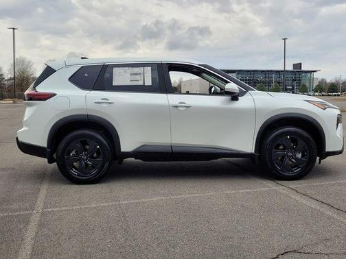 Everest White P 2026 Nissan Rogue SV