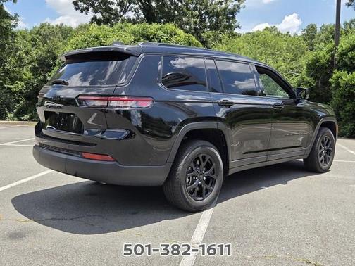 Diamond Black 2024 Jeep Grand Cherokee L Laredo