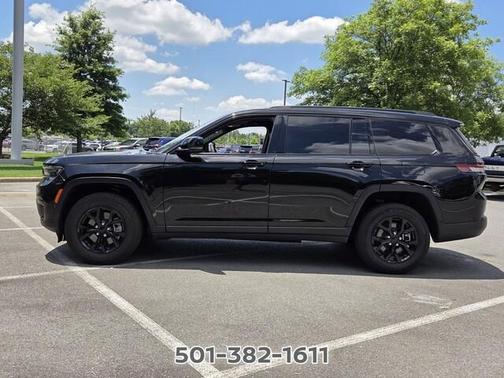 Diamond Black 2024 Jeep Grand Cherokee L Laredo