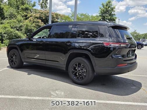 Diamond Black 2024 Jeep Grand Cherokee L Laredo
