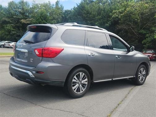 2018 Nissan Pathfinder SL